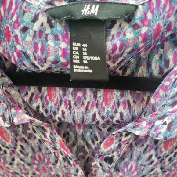H&M - Sheer buttoned down, collard tank top with stained glass pattern. Size- 14 - Picture 5 of 8